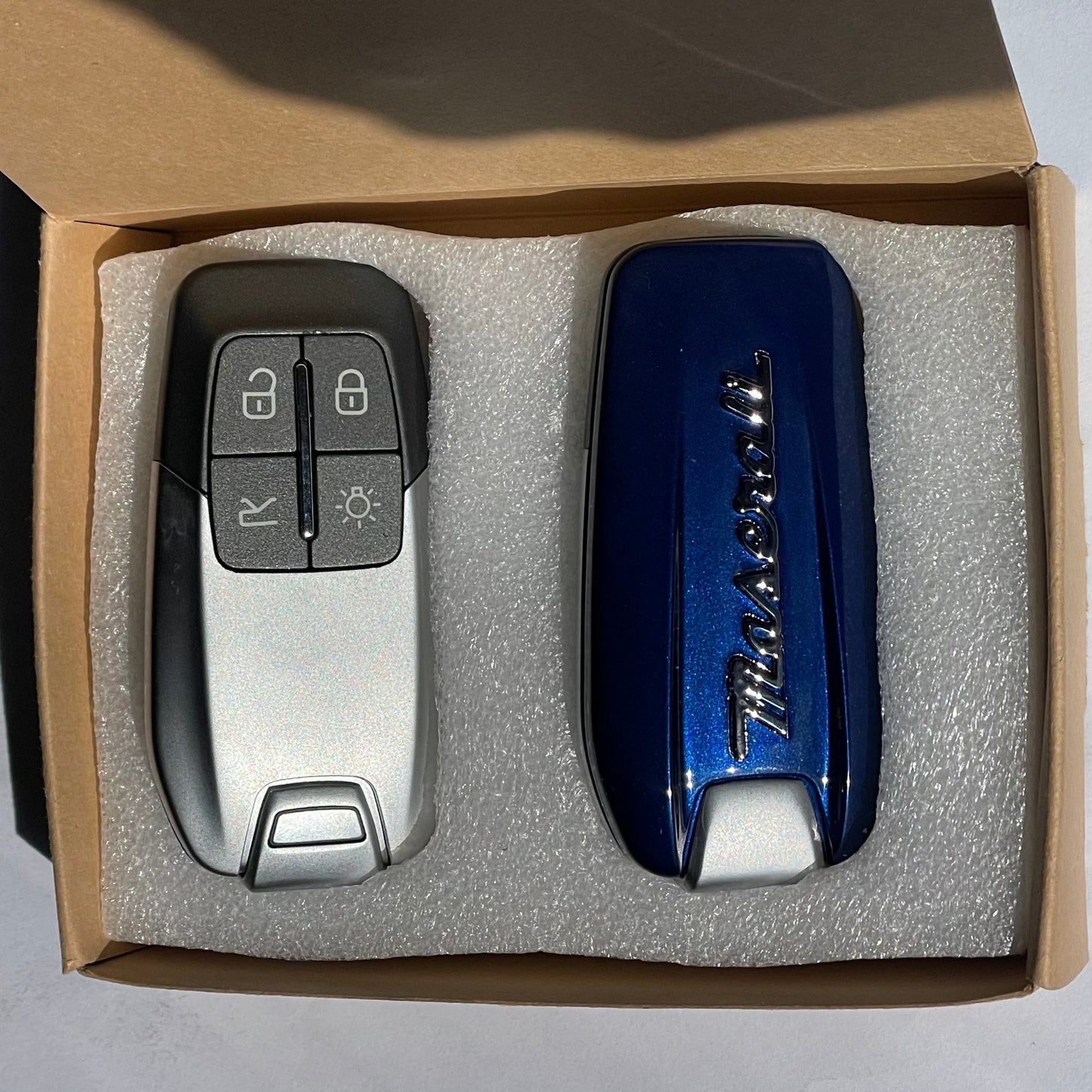 LIXIANG RX2TRF937 Remote Key Fob for Maserati GranTurismo Quattroporte LIXIANG RX2TRF937 Remote Key Fob for Maserati GranTurismo Quattroporte